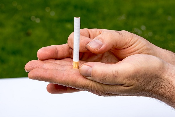 Company announces four extra days of holiday for non-smoking workers