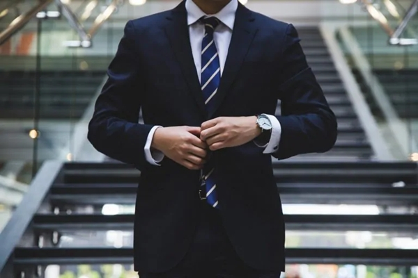 Most professionals believe right connections key for success 